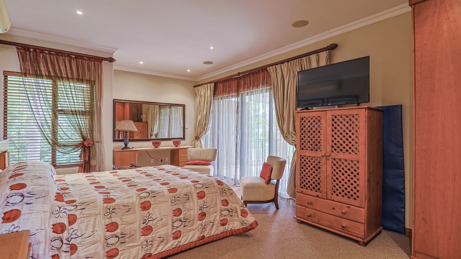 5 Bedroom Property for Sale in Birdwood Estate North West